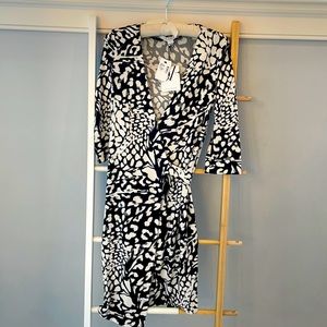 DVF wrap dress. Cotton silk sz 8